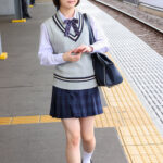 ＜JK＞ 挟み撃ちJ○痴● 前後を挟まれ逃げられず発情するまで何度もイカされた小柄娘 『高画質』