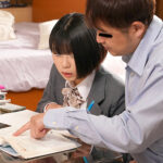 ＜JK＞ オシッコ我慢中に無理やり巨根をねじ込まれ激ピス！快感に耐えきれず絶頂お漏らしする足腰ガクブル女子○生5 『高画質』