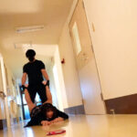 ＜JK＞ ネズミ講式非道の連鎖！下校中のお嬢様学校の女子○生！巻き添えレ●プ！ 4「自分だけ不幸だと明日から学校行けないよね？嫌いな子をもっと酷い目に合わせちゃいなよ？」と、表面上は仲良しだけど、心の底ではクソ嫌いな‘自称親友’を呼び出させ首絞め！鬼イラマ！… 『高画質』