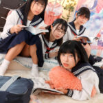 ＜JK＞ エロマンガ好きの陰キャなオタク義妹とその友達がボクのチ○ポで脱二次元乱交！突然出来た義妹は全く打ち解けられない陰キャ！だけど義妹の頭の中は… 『高画質』