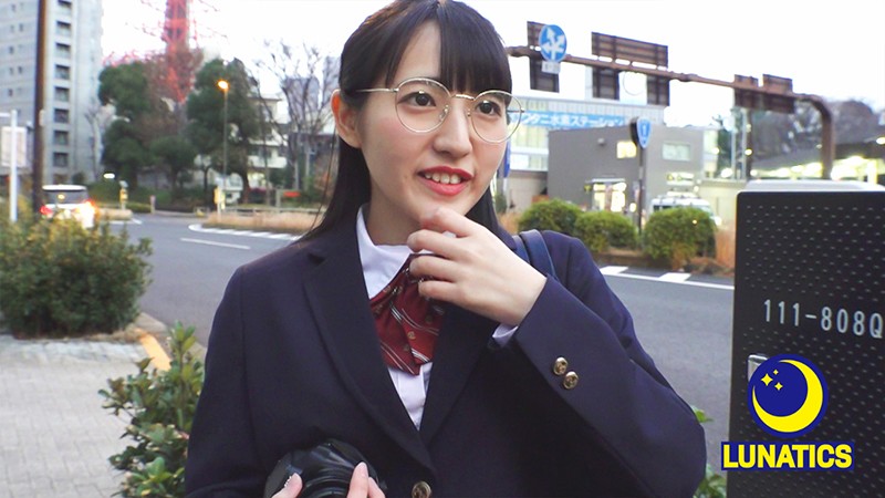 ＜JK＞ 名門女子校に通うデカ尻の文化部女子○生のパンチラに我慢できず...