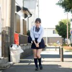 ＜JK＞ 野ションを目撃されてプリプリお尻を大公開したままハメられた女子校生 『高画質』