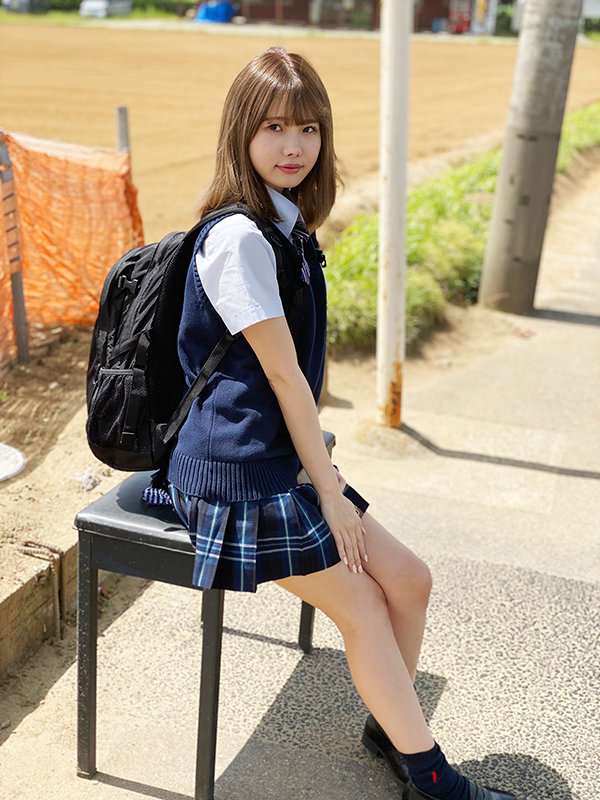 ＜JK＞ 初めて会ったおじさんと野外でザーメン遊びする小悪魔ちゃん 露...