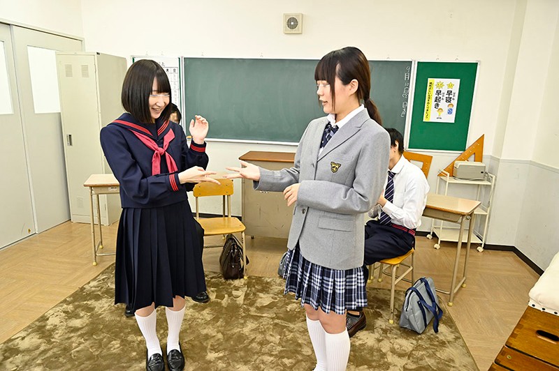 ＜JK＞ 制服女子○校生限定！学校対抗中出し野球拳！勝てば100万円！...