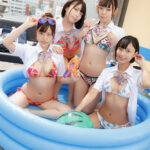 ＜JK＞ イケてる女子グループが学校の屋上にプールを設置！制服×プール×水着のエロ過ぎる組み合わせに勃起して…去年まで女子校だった学校に編入したら… 『高画質』