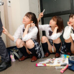 ＜JK＞ 「退屈だから遊んであげる！」「エッチしたい？」「早くチ○ポ出しなよ！」暇つぶしにチ○ポと精子を絞り取る近所のマセガキ女子○生とまさかの4P！ 『高画質』