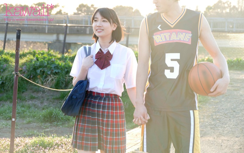 ＜JK＞ 常に濡れ透けのピンク乳首おっぱいで男を挑発するズブ濡れっ娘 ...