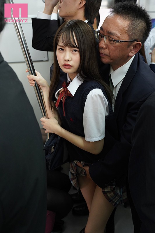 ＜JK＞ 満員電車で触られているのに何も言えない陰キャ女子がいたので翌...