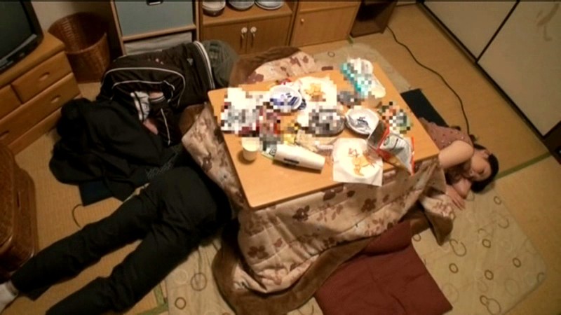 ＜JK＞ 寝ている女性にイタズラしていたら逆に生ハメを求められて、もう...