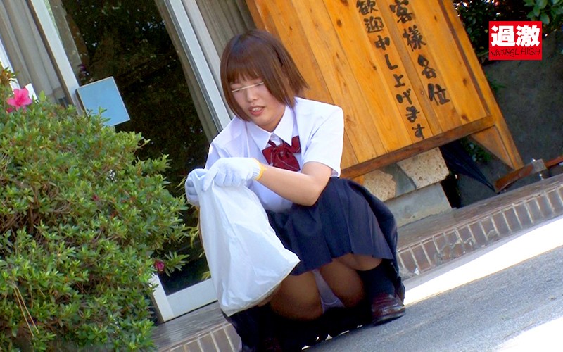 ＜JK＞ 雨に打たれながら痴●師に乳首をいじられ続けS字反りイキする敏...