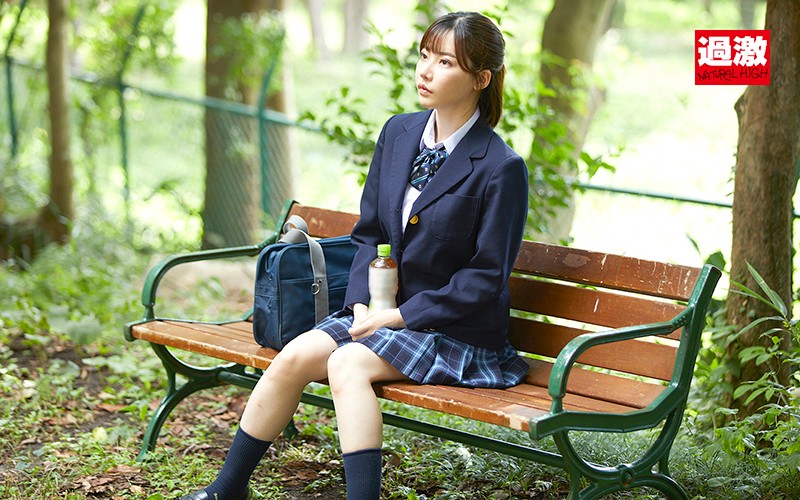 ＜JK＞ こんな野外で？！顔射後も止めない突然の笑顔しゃぶりで連続2回...