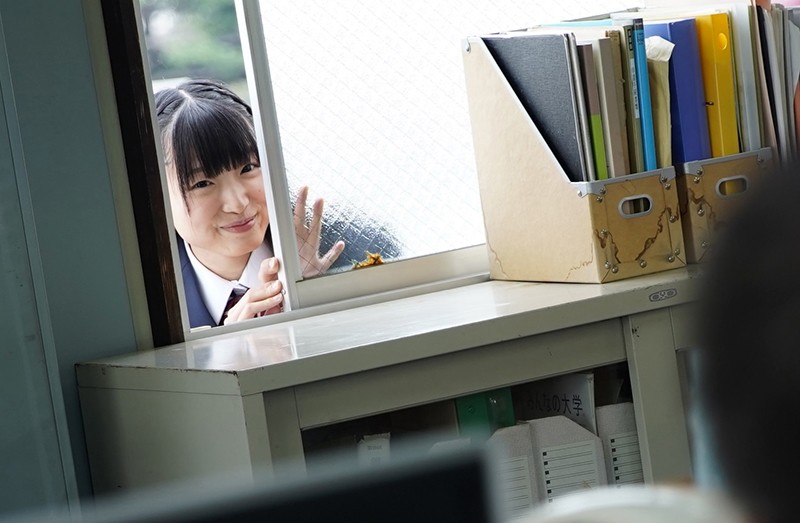 ＜JK＞ おじさんの舌をフェラチオのように吸い…心からおじさんといちゃ...