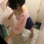 ＜JK＞ ゲーセン女子トイレ盗撮 突発性発情オナニー 『高画質』