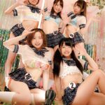 ＜JK＞ 3年4組の文化祭の模擬店は…ゴーゴーバー 私立のお嬢様○校の文化祭。毎年行列のできる大人気の模擬店は『ゴーゴーバー』。机をステージに… 『高画質』