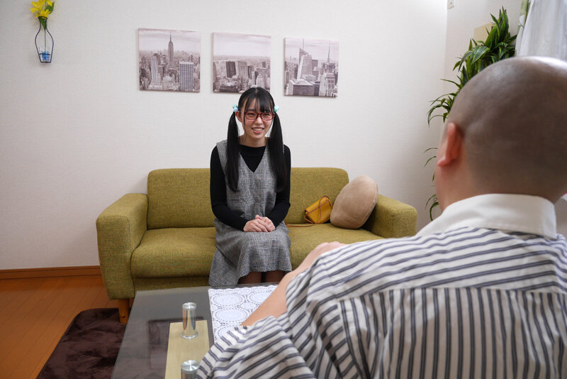 ＜JK＞ 地味で不気味な笑い声のメガネ女子○生 大量潮吹きと共に理性崩...