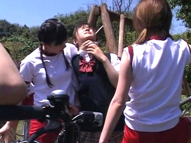 ＜JK＞ 女子校生自転車リンチ軍団 『高画質』