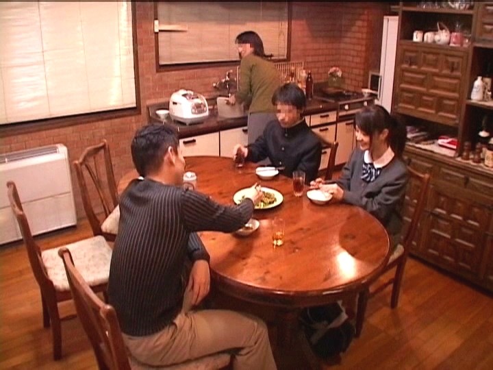 ＜JK＞ 息子の○校生の彼女を痴●したら逆に惚れられちゃって困った 『...