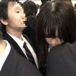 <JK> 乗車率200%超満員電車で身動きが取れない美女に後ろから前から押しつけ射精 2 汗だく通勤快速編 『高画質』
