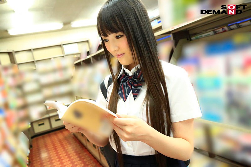 ＜JK＞ 本屋で参考書を買いに来た真面目でおとなしそうな女子○生に媚薬...