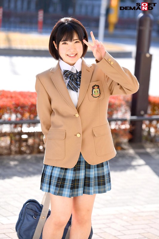 ＜JK＞ 女子○生たちが新作リップのモニターではじめてのベロチュウ体験...