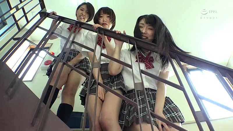 ＜JK＞ 従妹たちはガッツリ見せつけハチャメチャ誘惑合戦J○ 久しぶり...