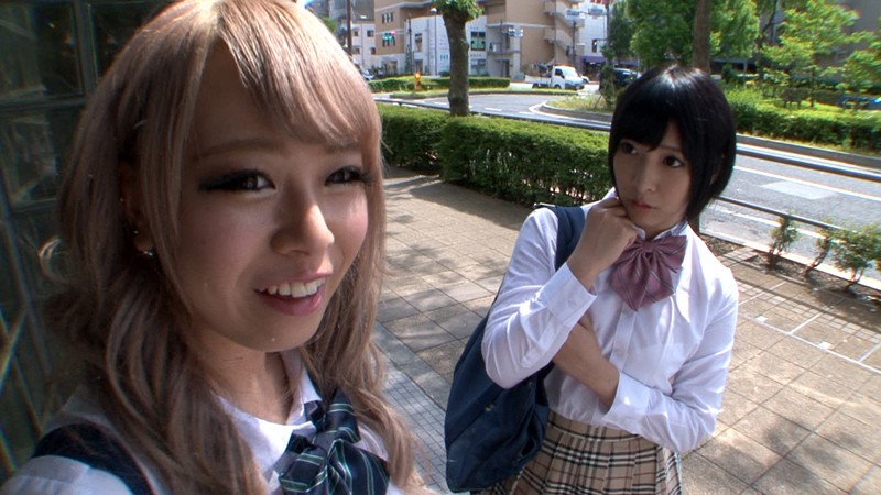 ＜JK＞ 「覗き癖のある俺がギャルに妹とのレズセックスを見せて欲しいと...