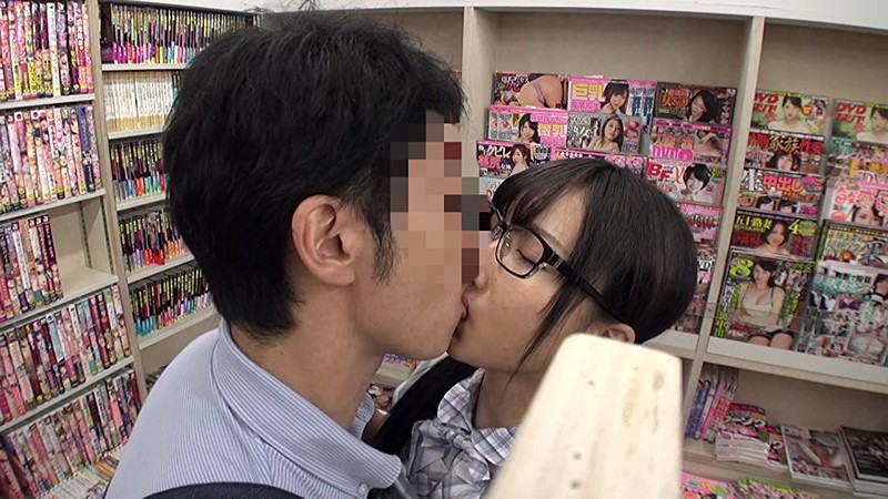 ＜JK＞ 葛飾区本屋店主のわいせつ投稿映像 『高画質』