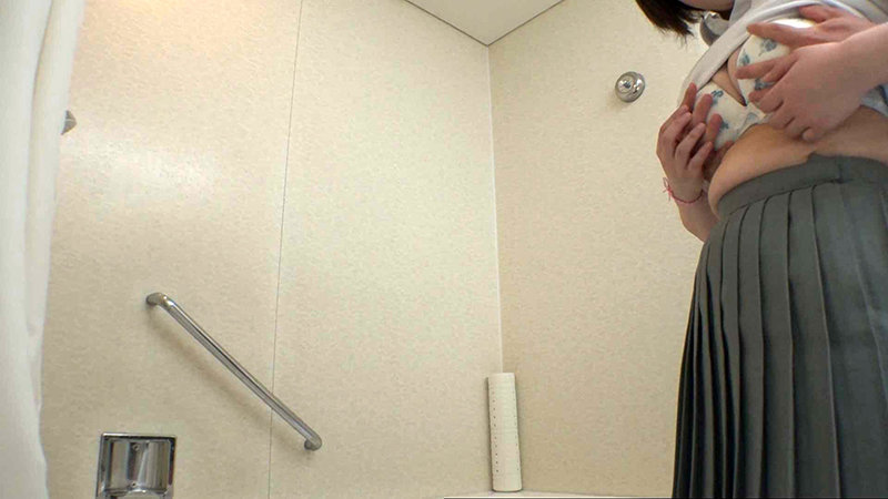 ＜JK＞ 【陸上部の先輩と一緒にシャワー！？】盗撮・陸上部女子【Gカッ...