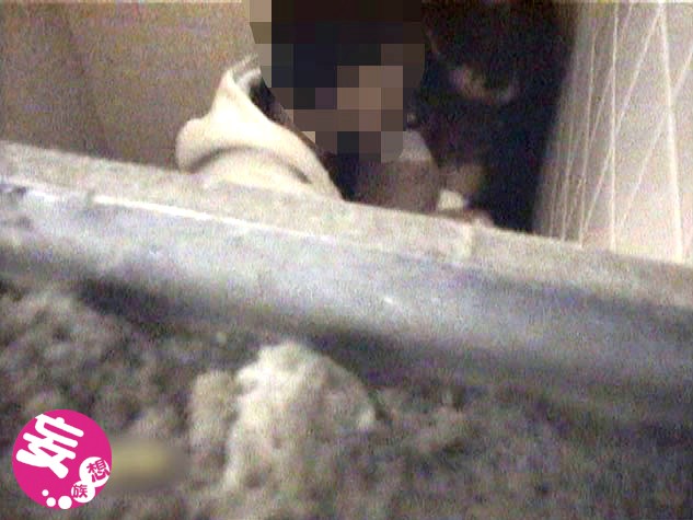 ＜JK＞ ［個人投稿］［極秘買取］本物女子○生を公園のトイレで強●する...