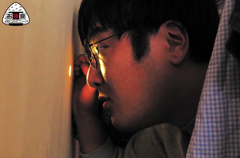 ＜JK＞ 部屋にあいた覗き穴からいつも妹を観察している引きこもりのボク...