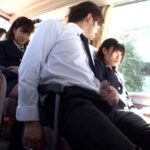 ＜JK＞ 「某お嬢様大学付属の中高一貫女子校スクールバスには勃起チ○ポを見たことの無いウブな女学生だらけ！ ヤりたい放題の状況で貴方なら何発ヌケますか？」 VOL.1 『高画質』