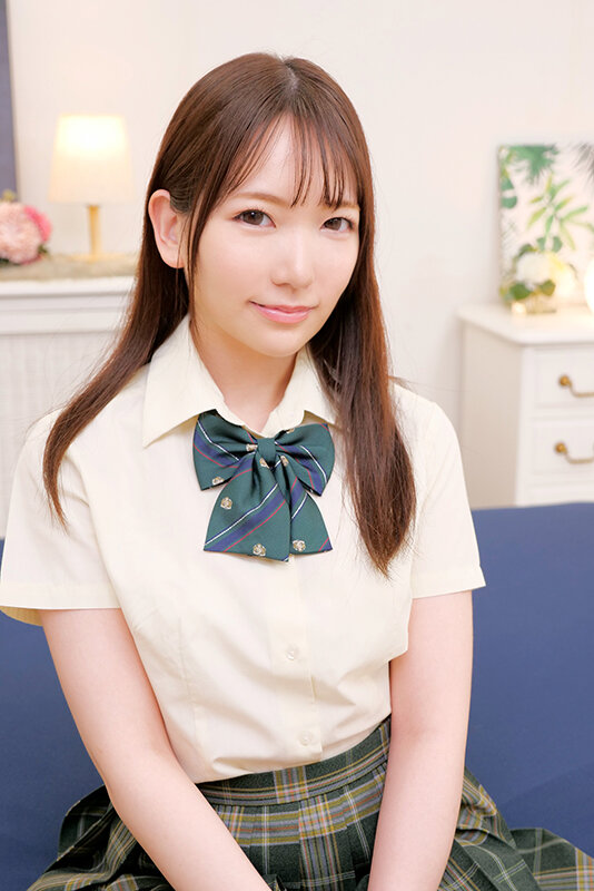 ＜JK＞ 素人女子校生限定！ パンティ素股でカチカチのAV男優ち○ぽが...