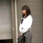 ＜JK＞ 趣味は読書です。有名私立女子○校に通う優等生大沢美加のスカートの中は…その見た目にそぐわずマ○コがぐっちょり愛液まみれだった。 『高画質』