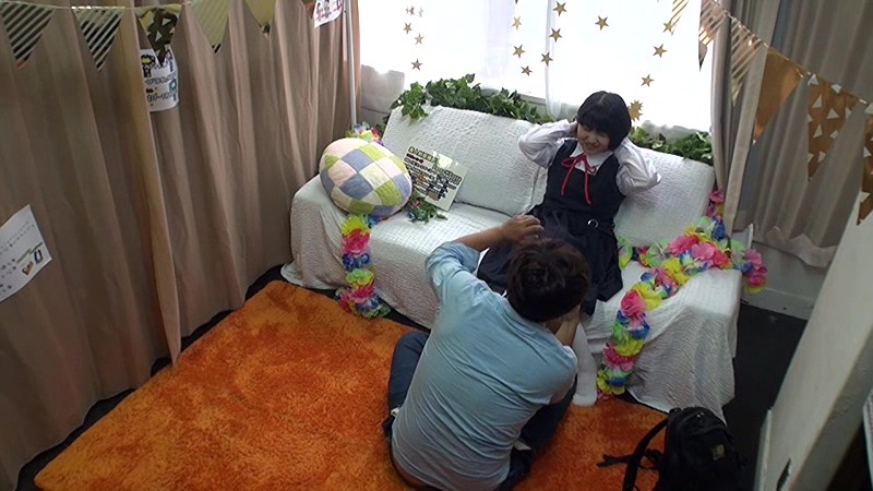 ＜JK＞ 密かに噂が広まっている学校帰りのアルバイト素人制服撮影会の実...