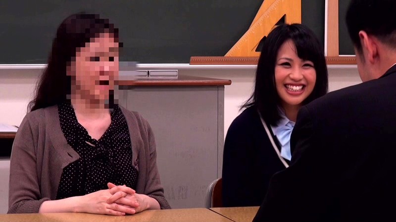 ＜JK＞ 「ママには言わないで…」声も出せない状況で拒みつつも愛液を垂...