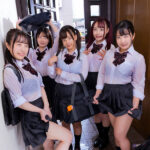 ＜JK＞ 全員ビショ濡れで制服からブラ透けまくり！下校中に突然の豪雨で雨宿りにやってきた義妹と友達のビショ濡れの透けブラから目が離せず勃起しまくり！ 『高画質』