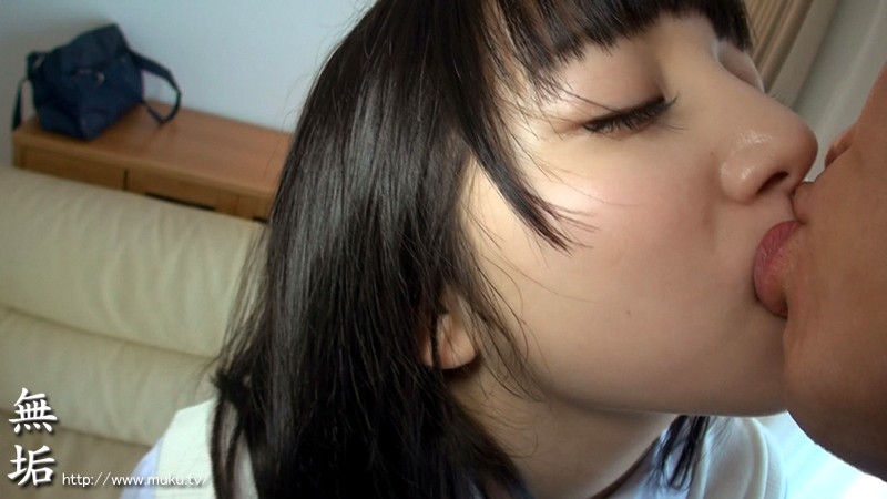 ＜JK＞ 色白つるつるパイパン少女 汗だく中出しデビュー 感じまくると...