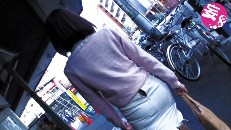 ＜JK＞ 電車・ファミレス・駅・カフェ・ド○キ…公然にもかかわらず男の...