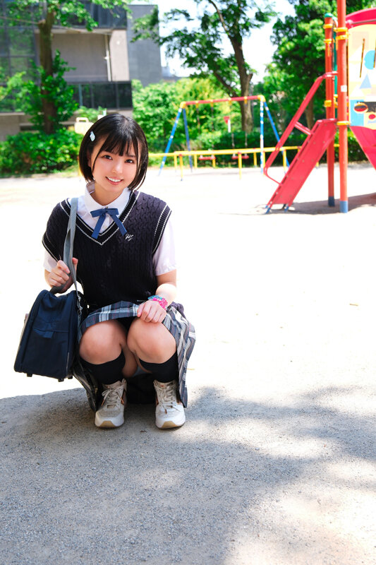 ＜JK＞ 近所で見つけた女子校生Yちゃんと失神キメセク遊び【素人投稿】...