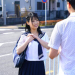 ＜JK＞ 素人バラエティ 夏休みに処女を喪失した初体験J○が挑戦する童貞デカチン手コキチャレンジ！うぶな手つきでシコシコしたら、包茎皮ズル剥け勃起するカリ太鬼頭に照れ興奮！彼氏を裏切る人生初中出し汁がキツマンから溢れ出る3分前！ 『高画質』