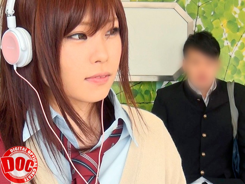 ＜JK＞ 通学時に見かける同じ学校のあの子が部活帰りで疲れたのか、ぐっ...