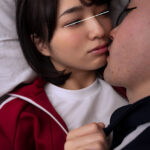 ＜JK＞ 『し～っ！声出したらバレちゃうよ！』『近いんですけど…』修学旅行の奇跡！布団の中でクラスのマドンナと唇と唇の距離1mm！『唇当たったよね？』 『高画質』