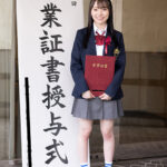 ＜JK＞ 【流出映像】 卒業記念にSEX動画を撮って精子を飲ませてあげました。 『高画質』