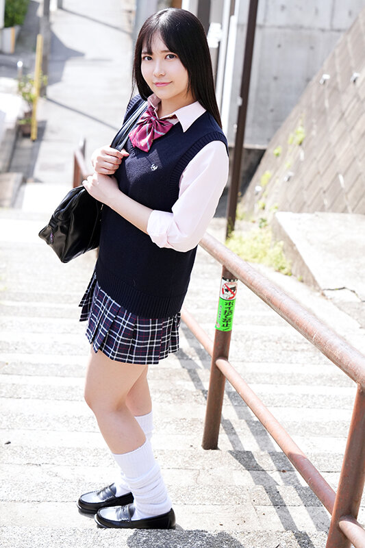 ＜JK＞ 素人女子校生限定！狭いお風呂で密着混浴体験してもらえませんか...