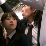 ＜JK＞ 制服が人気の○○○校行き路線バスで、一番かわいい女子校生を音の鳴らない電マで4回イカせる 『高画質』