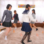 ＜JK＞ 素人バラエティ THEドラゴン！総額100万円！！お年玉争奪 チキチキ極太ディルド椅子取りゲーム！ 音楽止まったらマ〇コディルドを挿入！3分間腰を振って潮を吹けたらクリア！失敗したら即ハメ中出し罰ゲーム！ 『高画質』