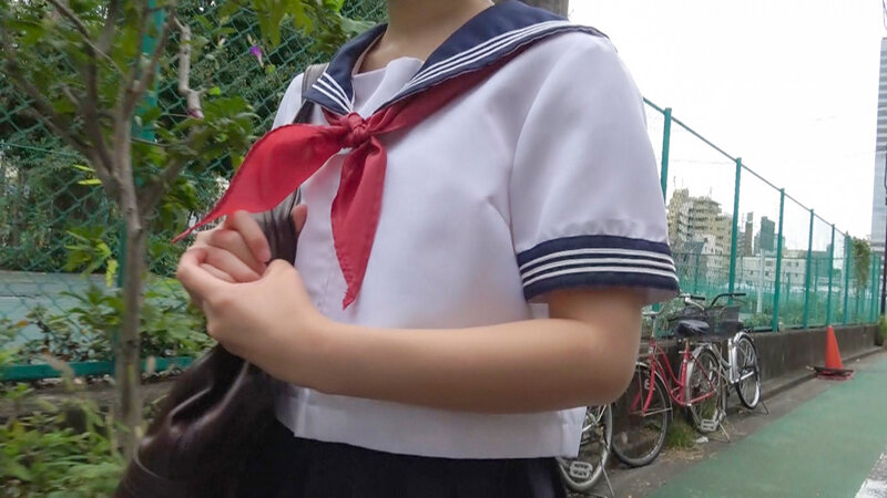 ＜JK＞ 円女交際中出しoK18歳 生徒会の真面目地味子が初めての中出...