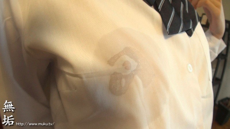 ＜JK＞ ウエストのくびれがよくわかる立ちバックで中出しをせがむノーブ...