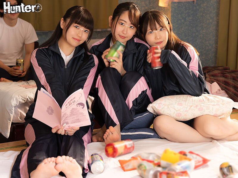 ＜JK＞ 修学旅行先のホテルで目を覚ましたらクラスメイト女子がレズって...