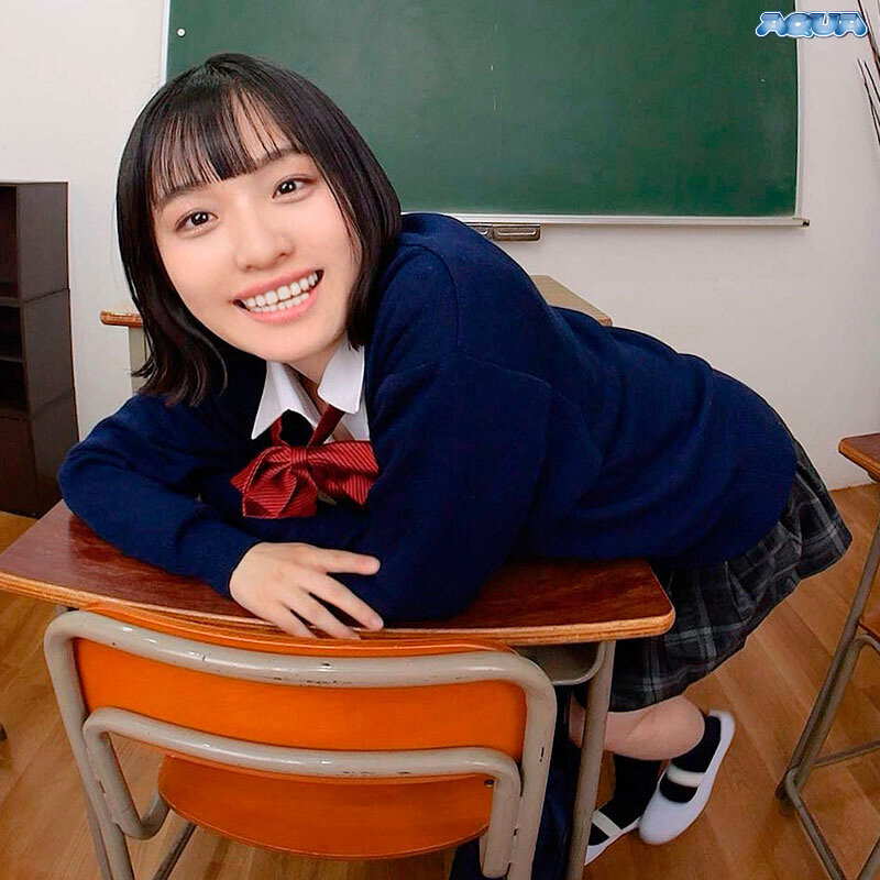 ＜JK＞ 【VR】暇だから陰キャなクラスメイトの男子をパンチラ見せつけ...